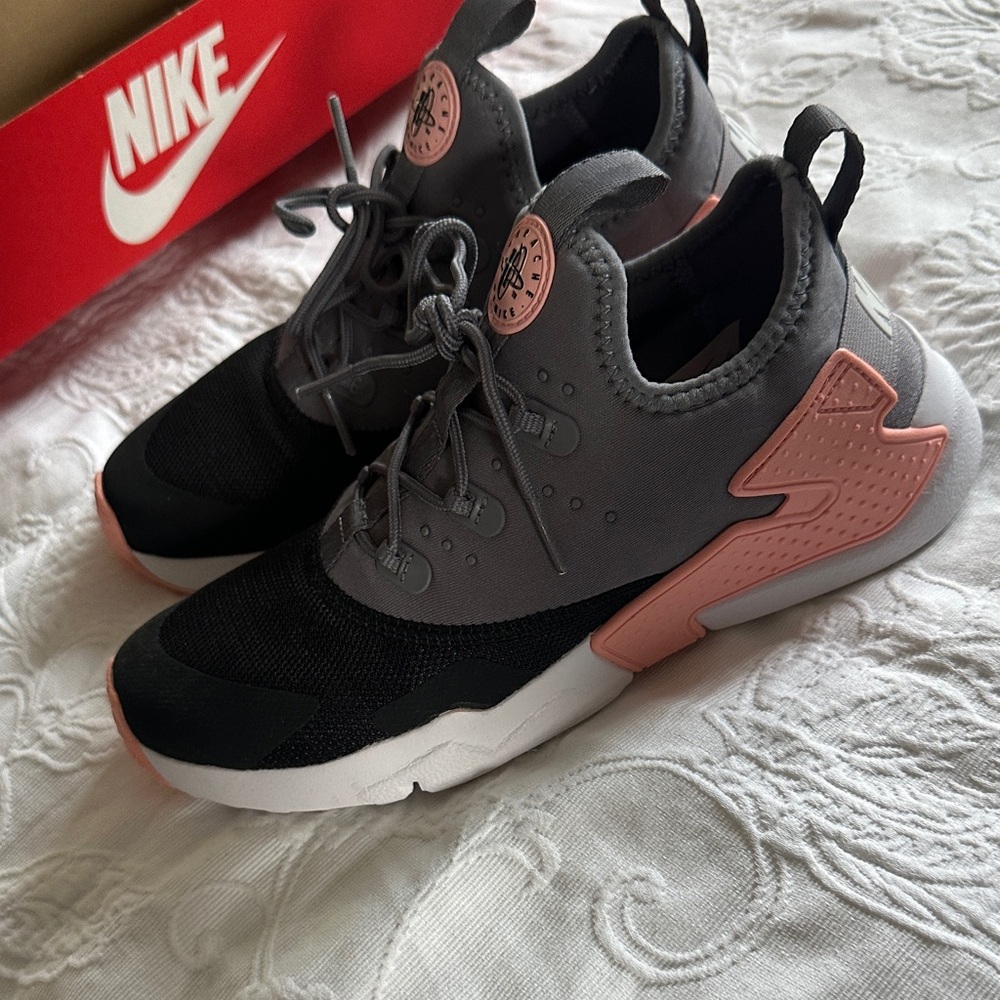 Nike Kids Sneakers Black Gray Pink